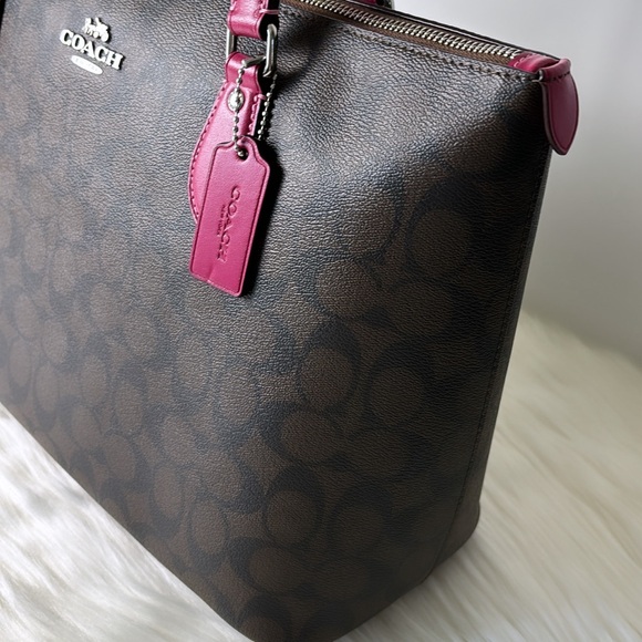 NWT💃Coach Gallery Tote in Signature Canvas & Leather Purse - Picture 2 of 9